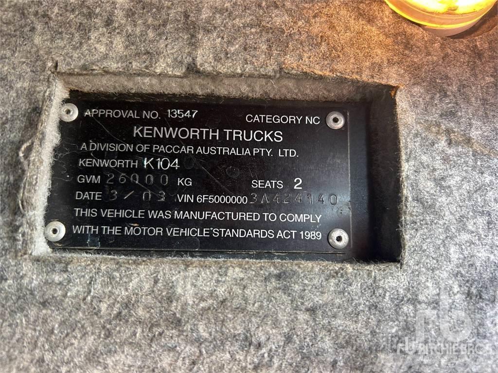 Kenworth K104 AERODYNE Trekkers