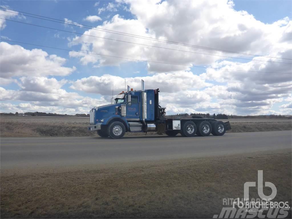 Kenworth T800 Vrachtwagen met vlakke laadvloer en lier