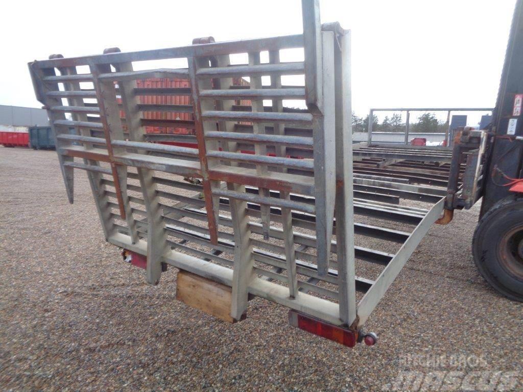  9,5 - 7,5 mtr knæklad med dobbelt rampe Platformen