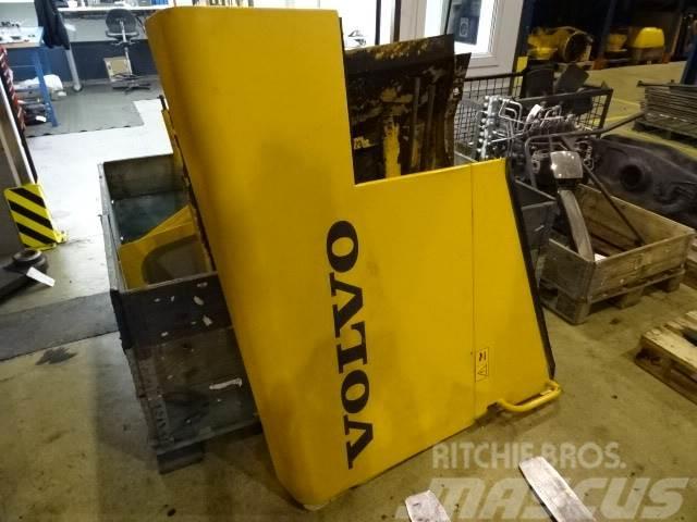 Volvo L220F Sidoluckor Chassis en ophanging