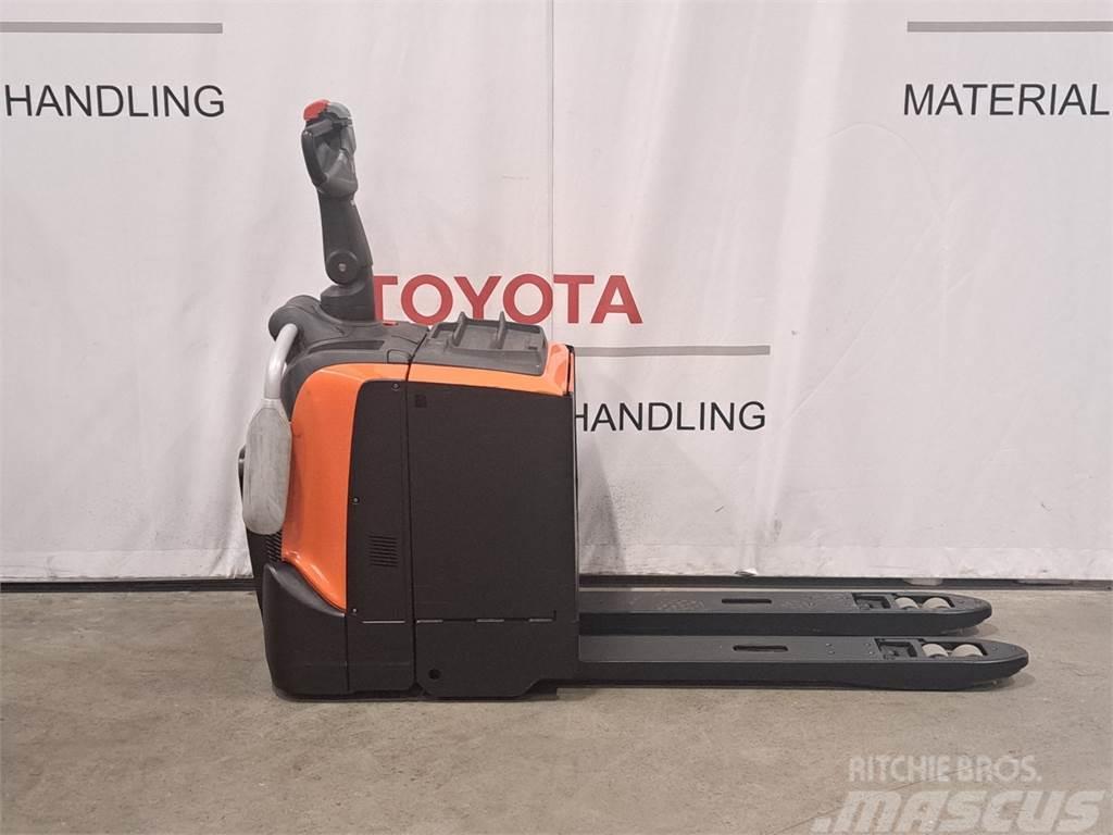Toyota LPE250 Meerij pallettruck met platform