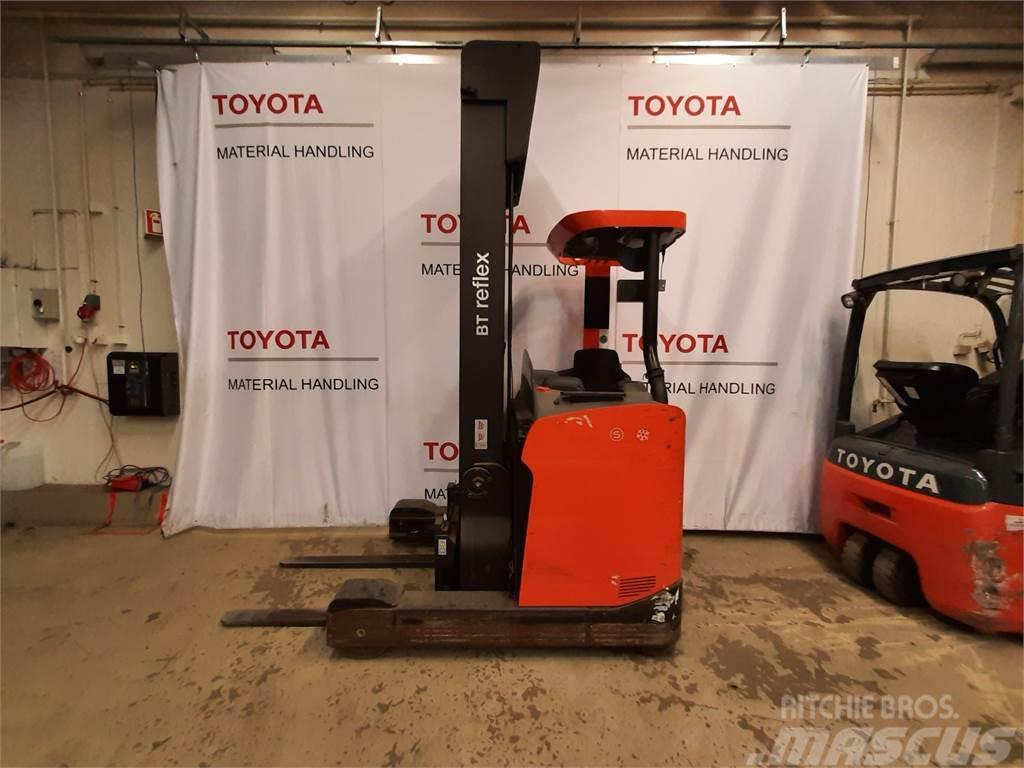 Toyota RRE160HC Reachtruck voor hoog niveau