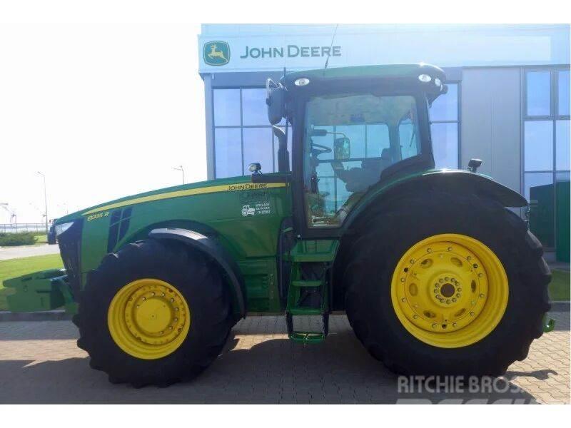 John Deere 8335R Tractoren