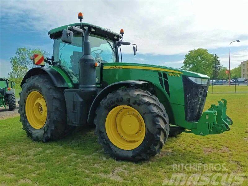 John Deere 8370 R Tractoren
