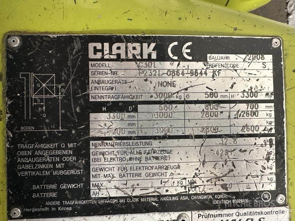 Clark C 30 L - TRIPLEX 4,8 m LPG heftrucks